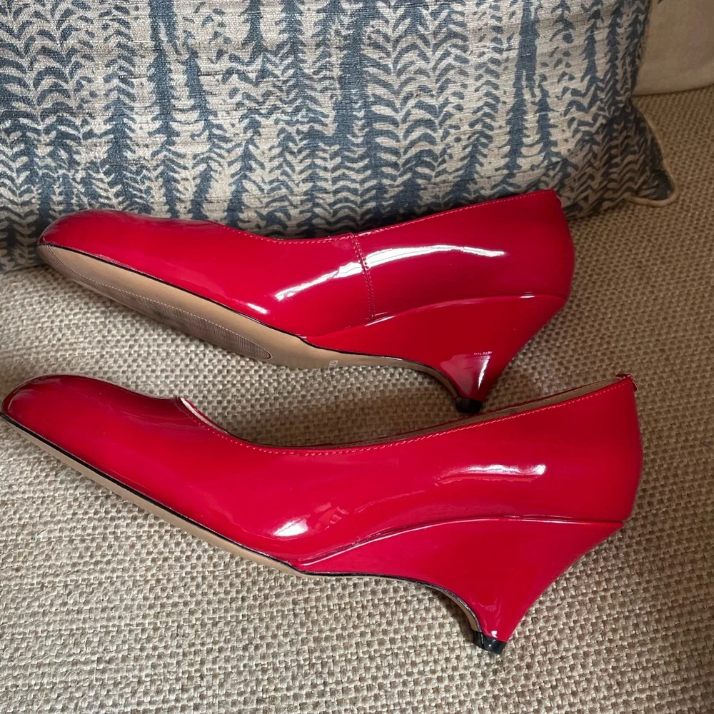Red Patent Round-Toe Women’s Flats - Unbranded